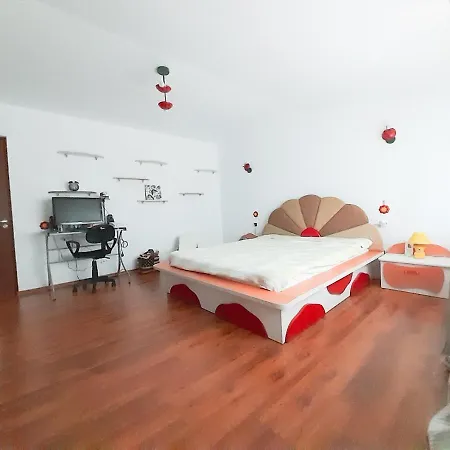 Myr House * Bucureşti
